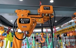 1噸6米低凈空電動葫蘆使用方法